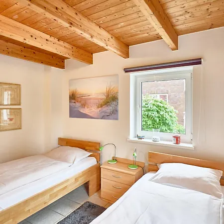 Lütte Hus 1 *